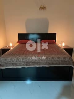 king size bed with 2side tables 0