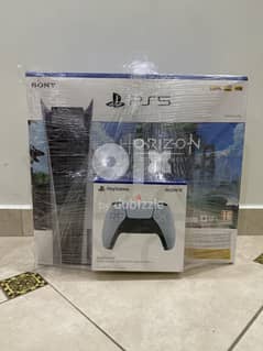 New PS5, Disc version, Horizon game with TWO controllers 0