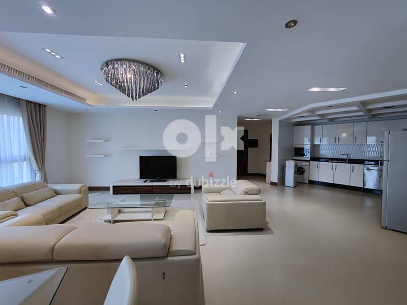 Huge bright+near park& mall+luxury interior+balcony 1