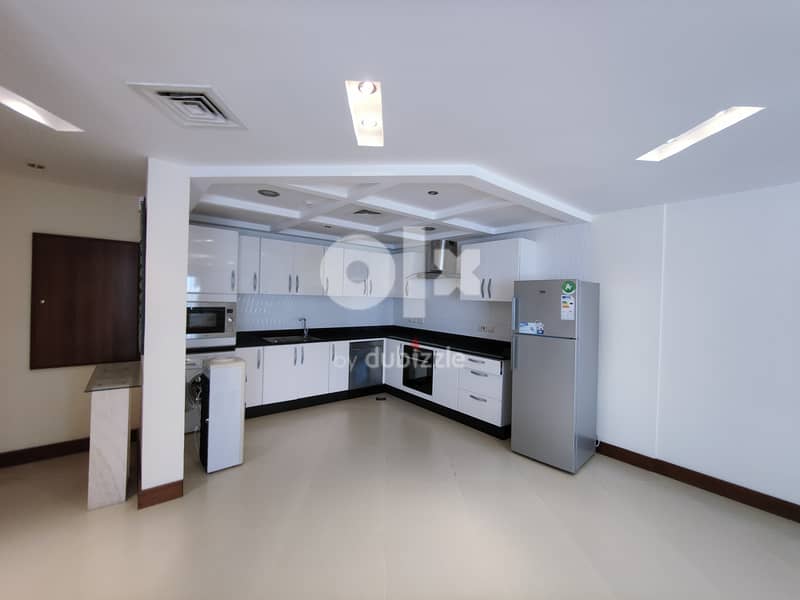 Huge bright+near park& mall+luxury interior+balcony 10