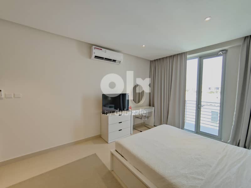 Brand New Modern Living Spacious Balcony/near British club 7