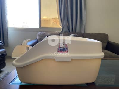 Cat litter box with scooper for Sale