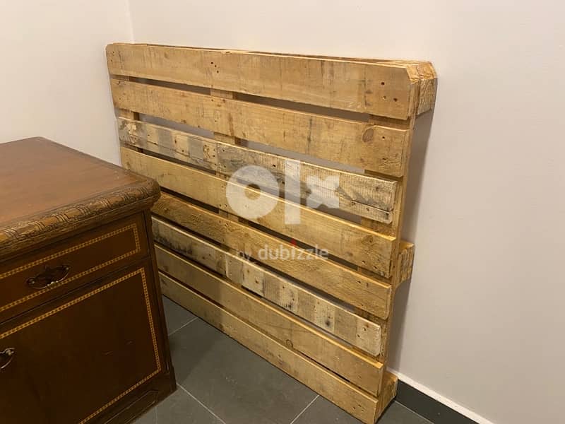 Used wooden pallets and wooden crates in very cheap price 7