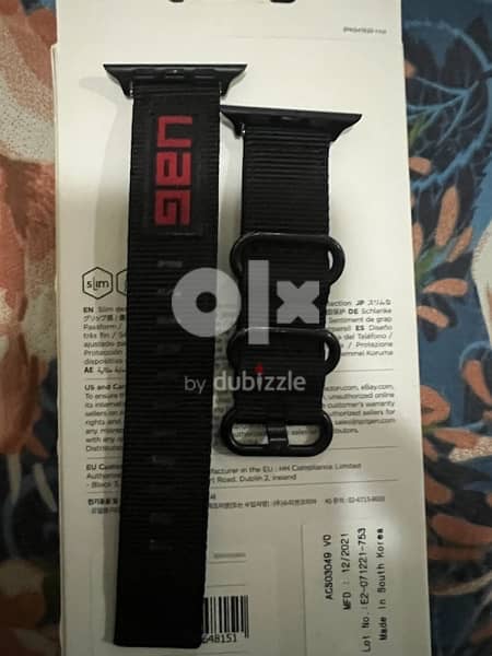 apple watch band and belkin wireless charger 3