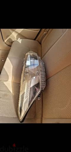 toyota yares 2015 one side light