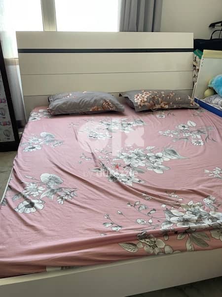 Queen size bed 180x200 1