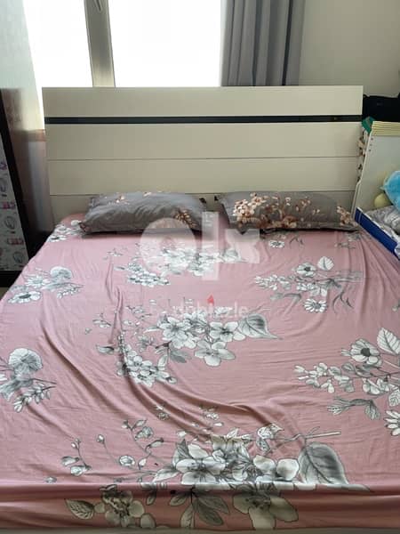 Queen size bed 180x200 2