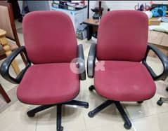 2 nos Revolving type office chairs. 0