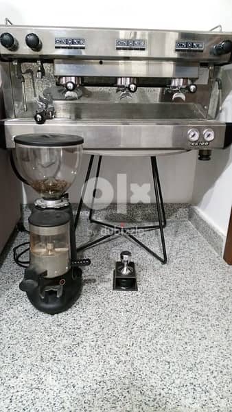 للبيع مكينة كوفي و مطحنة coffee machine and grinder 2