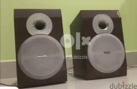 2 Philips speakers 0