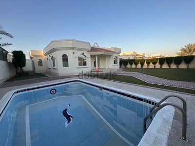 Modern 3 Bedroom vilas with garden & pool