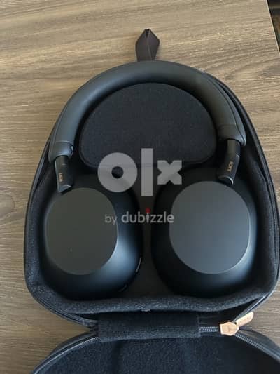 Sony XM5 wireless headphone - Good as new condition