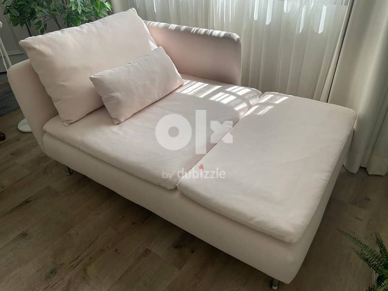 CHAISE LONGUE SOFA- Mint condition- Light baby pink color - RARE color 3