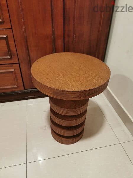 Coffee table / Bed side stand. 39591722 0