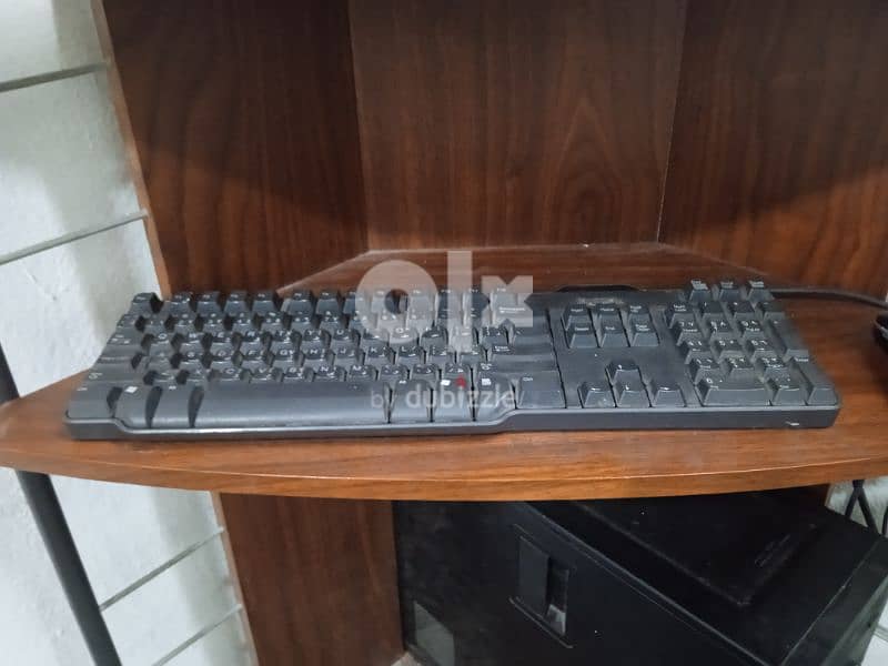 Lenovo computer with keyboard and mouse 2