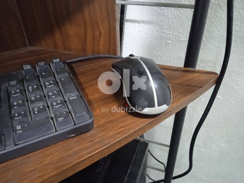 Lenovo computer with keyboard and mouse 4