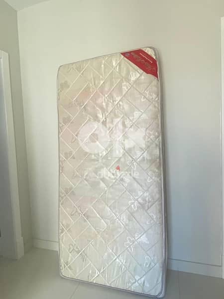 Single Bed Mattress with cover 7