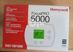 Honeywell TH5110D1006 FocusPRO 5000 Thermostat, Standard Screen