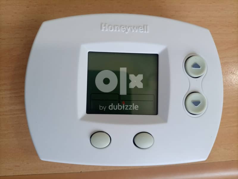 Honeywell TH5110D1006 FocusPRO 5000 Thermostat, Standard Screen 2