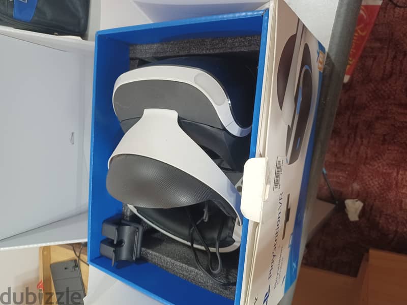 PS4 VR Headset + Camera + Move Controllers