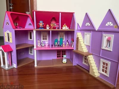 Dollhouse with Accessories