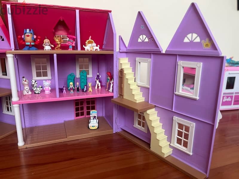 Dollhouse with Accessories 1