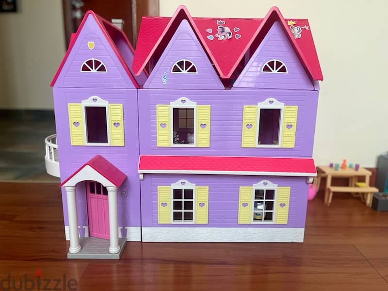 Dollhouse with Accessories 2