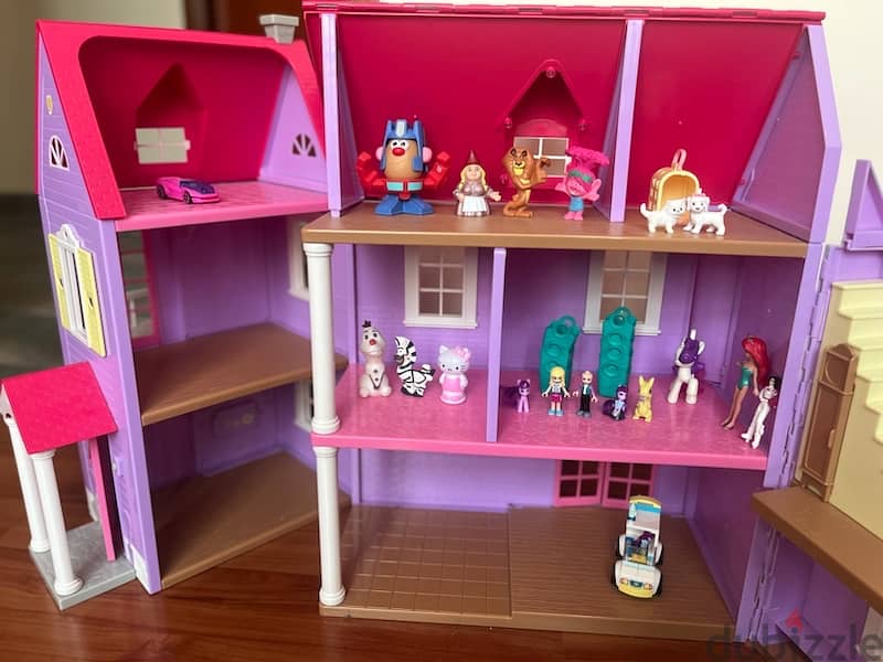 Dollhouse with Accessories 3