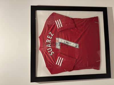 Luis suarez signed liverpool t-shirt