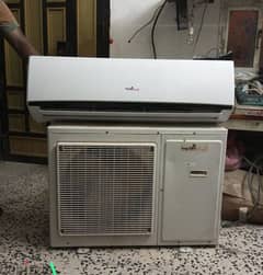 2 ton Ac for sale good condition six months warranty