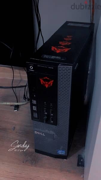 Gaming Computer with Graphics Card 1