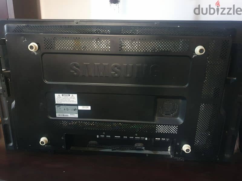 Samsung Full HD 46" Monitor 1