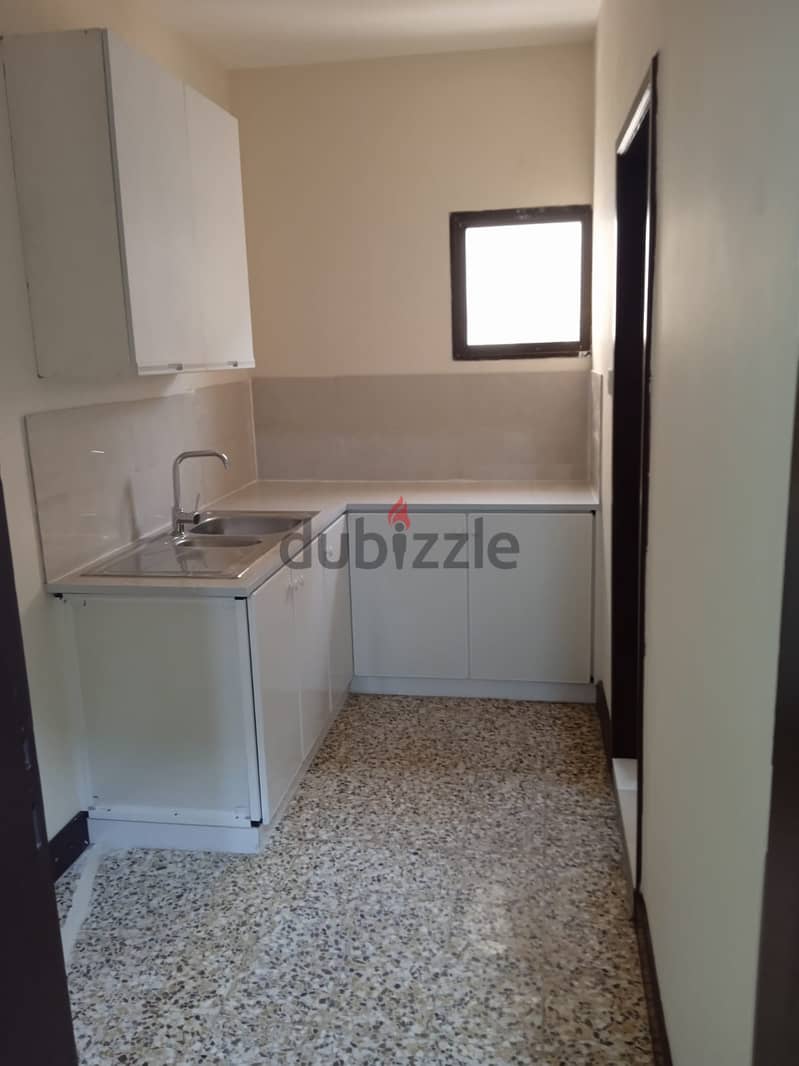 = = = JUFFAIR FURNISHED Studio flats with Bathroom = = = = 1