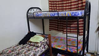 2 Bed space available for male۔near last chance lulu