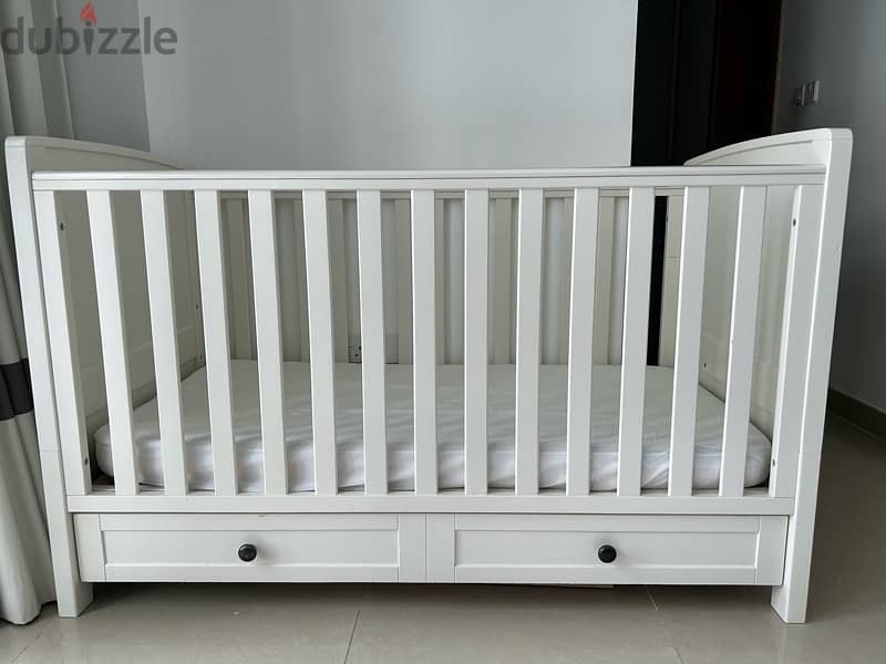 Silver cross nostalgia cot bed clearance with drawer