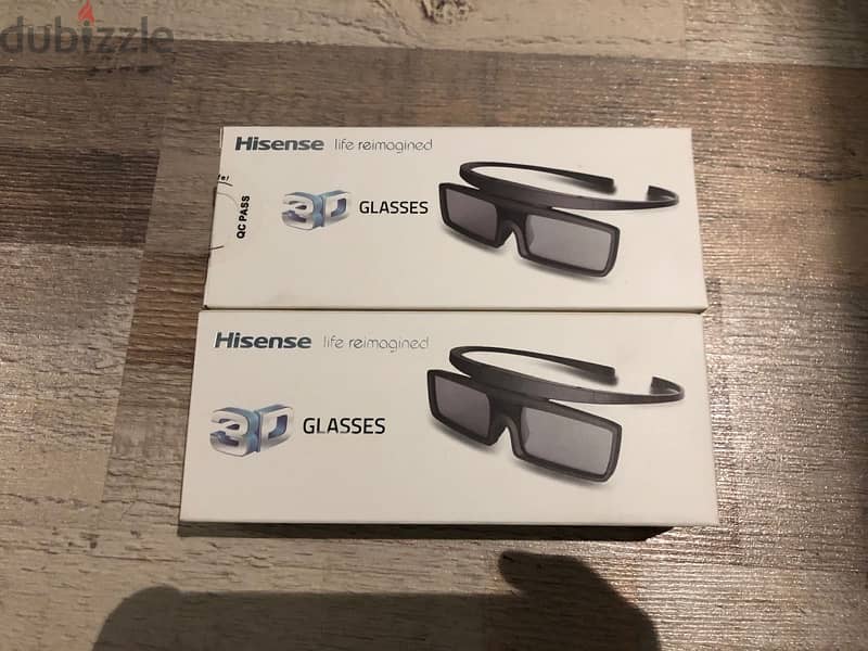 smart hisense 65 inches tv with 3D glasses 1