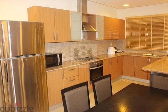 Close Kitchen Modern 2 Bed in Saar 1