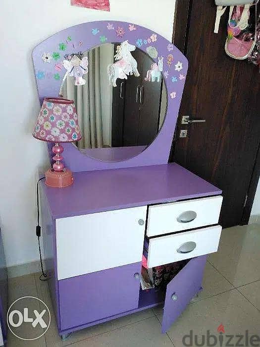 Vanity Table with drawers and Mirror. Plus bed side table with drawers 0