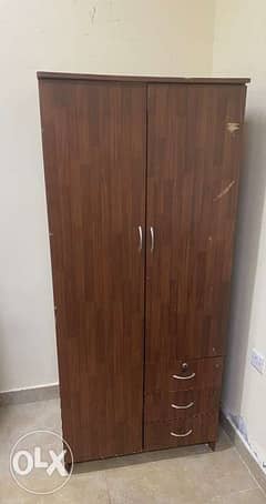 Double door wardrobe/cupboard with 3 drawers in give away price 0