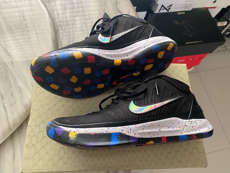 Nike Kobe A. D Mid NCAA Size 43 0