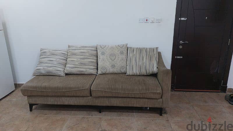 Sofa & dressing table foe UTGENT SALE!!!! 0