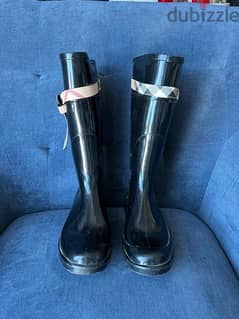 Burberry rain deals boots womens blue