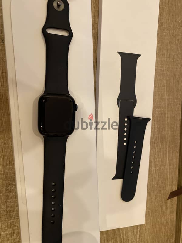 Apple watch series 4 hot sale dubizzle