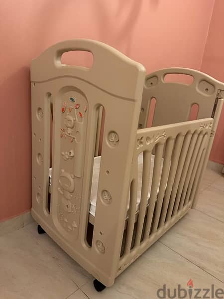 baby crib for sale - excellent condition with mattress 3