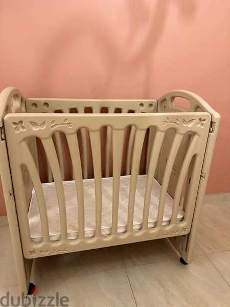 baby crib for sale - excellent condition with mattress 6