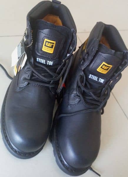 BRANDED CATERPILLER SAFETY SHOES BRAND NEW 8