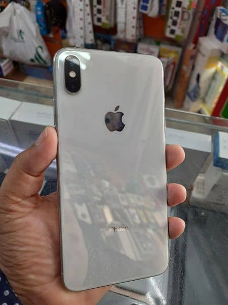 IPhone xsMax. 64GB. silver color. - Mobile Phones - 105044692