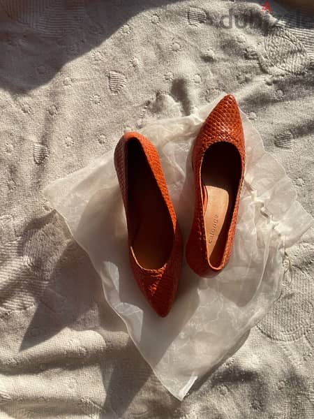 Brand new. women’s shoes. Size:38 5