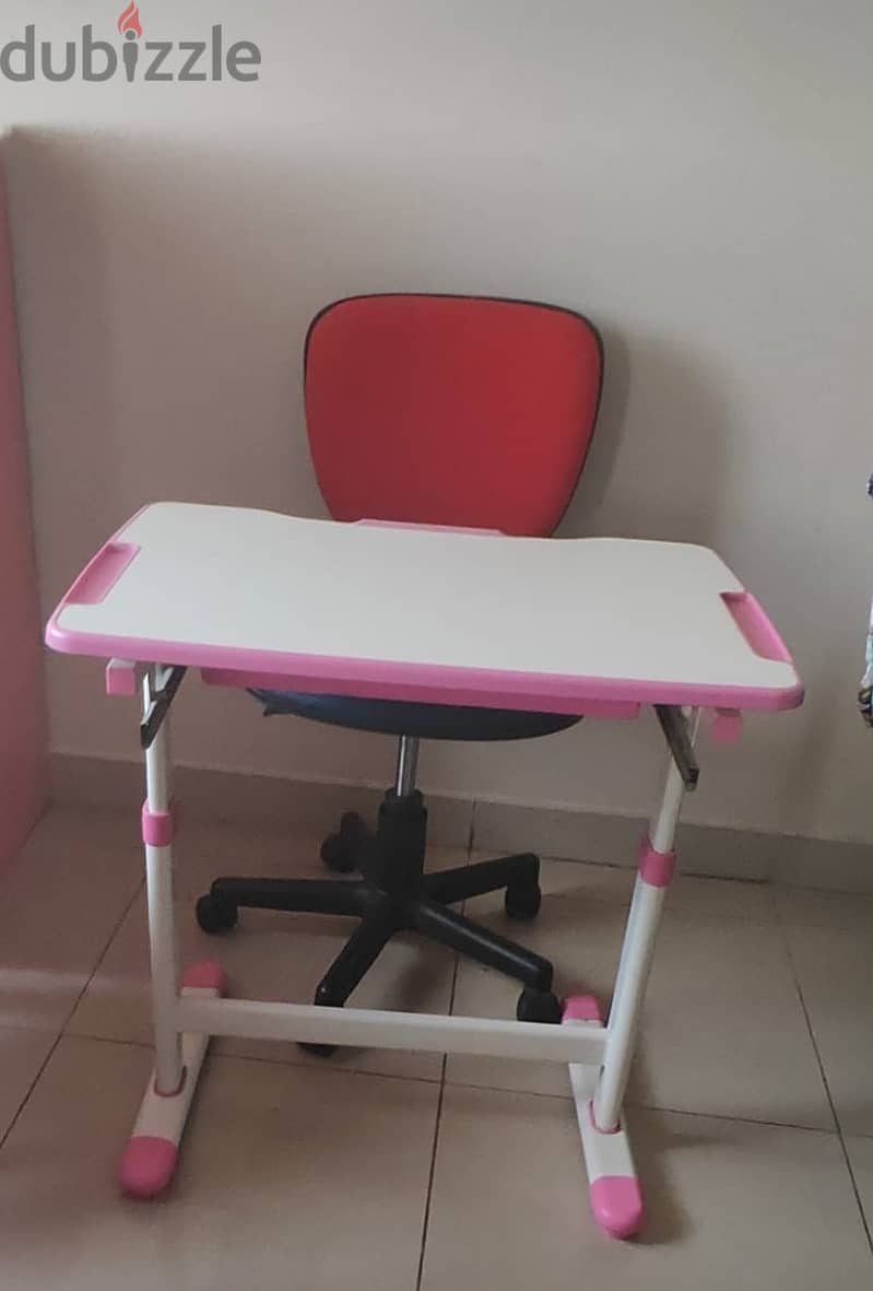 Study desk and chair, adjustable 0