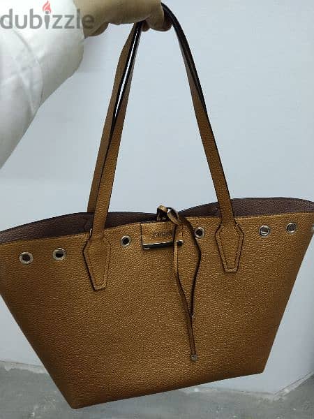 GUESS Tote Bags in Handbags 